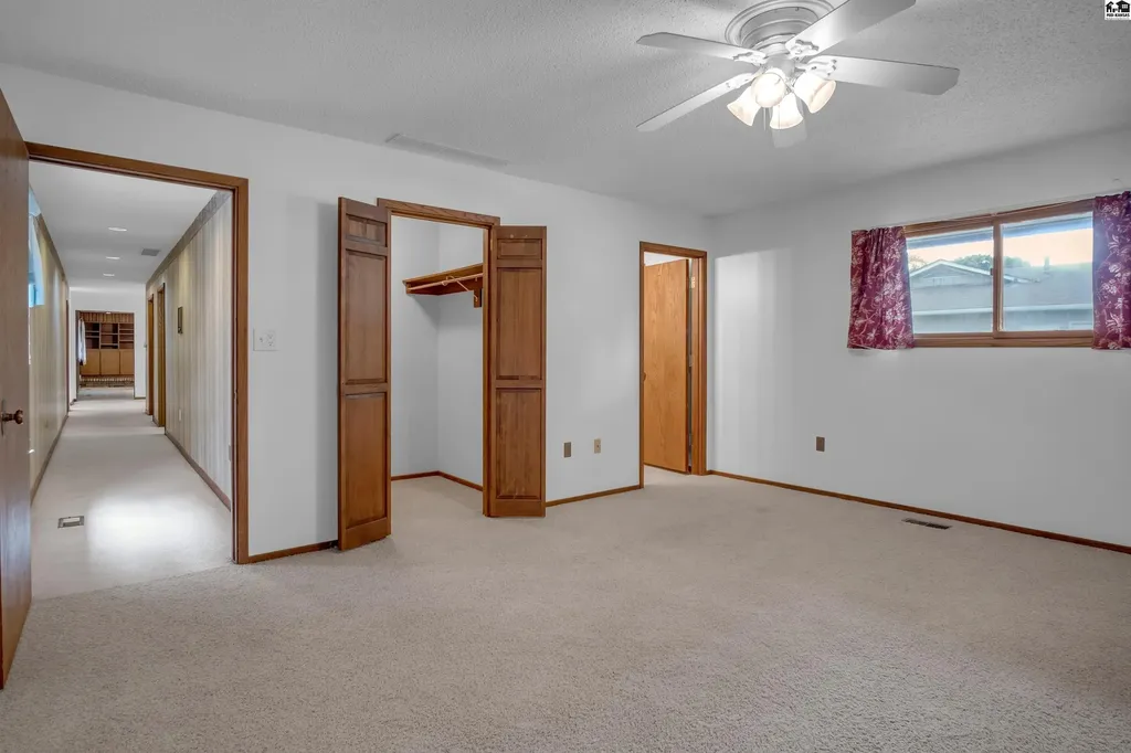 14 Paseo Place Hutchinson KS 67502