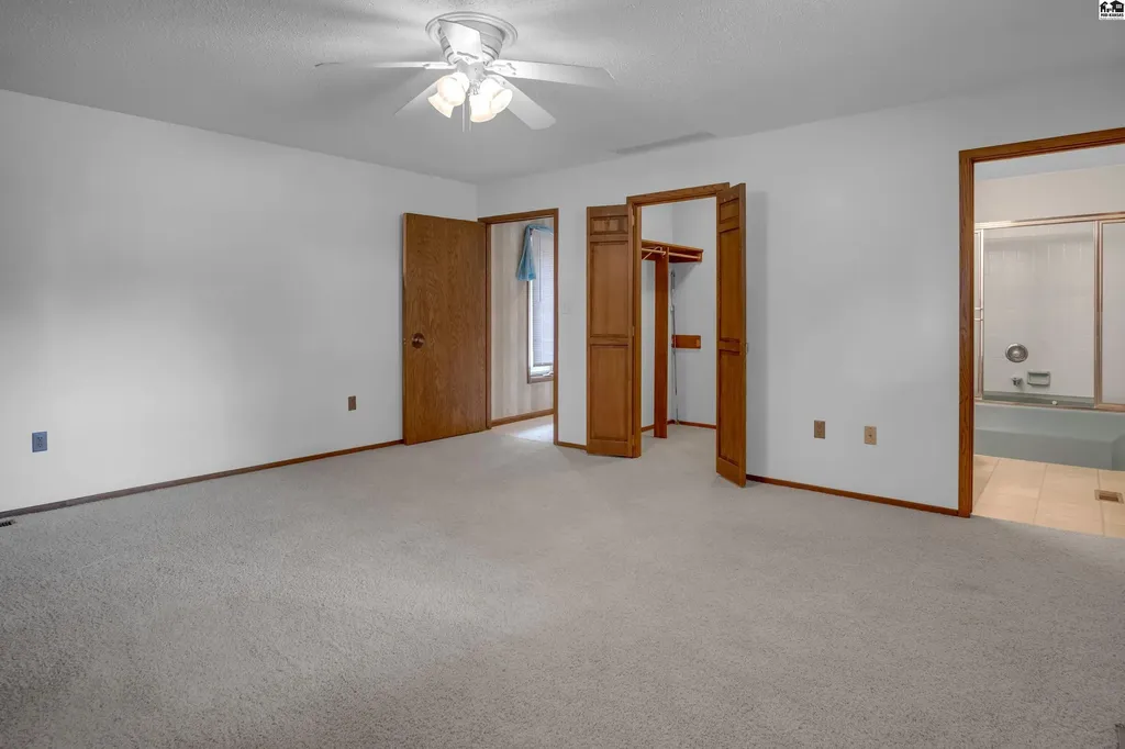 14 Paseo Place Hutchinson KS 67502