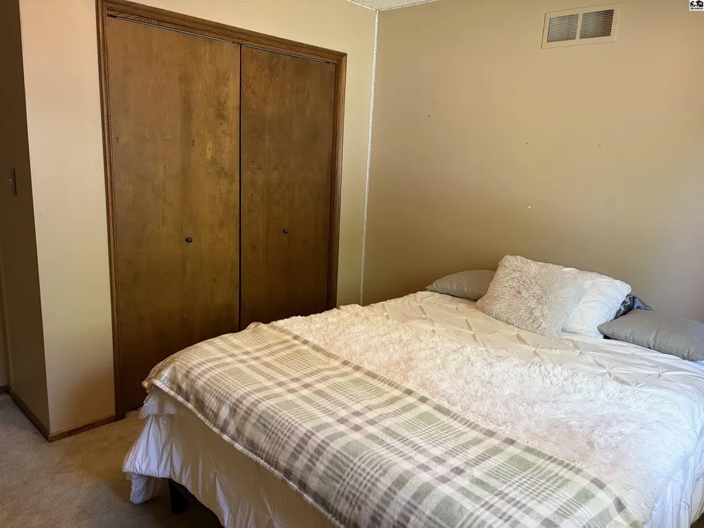 900 Old Farm Estates Hutchinson KS 67502