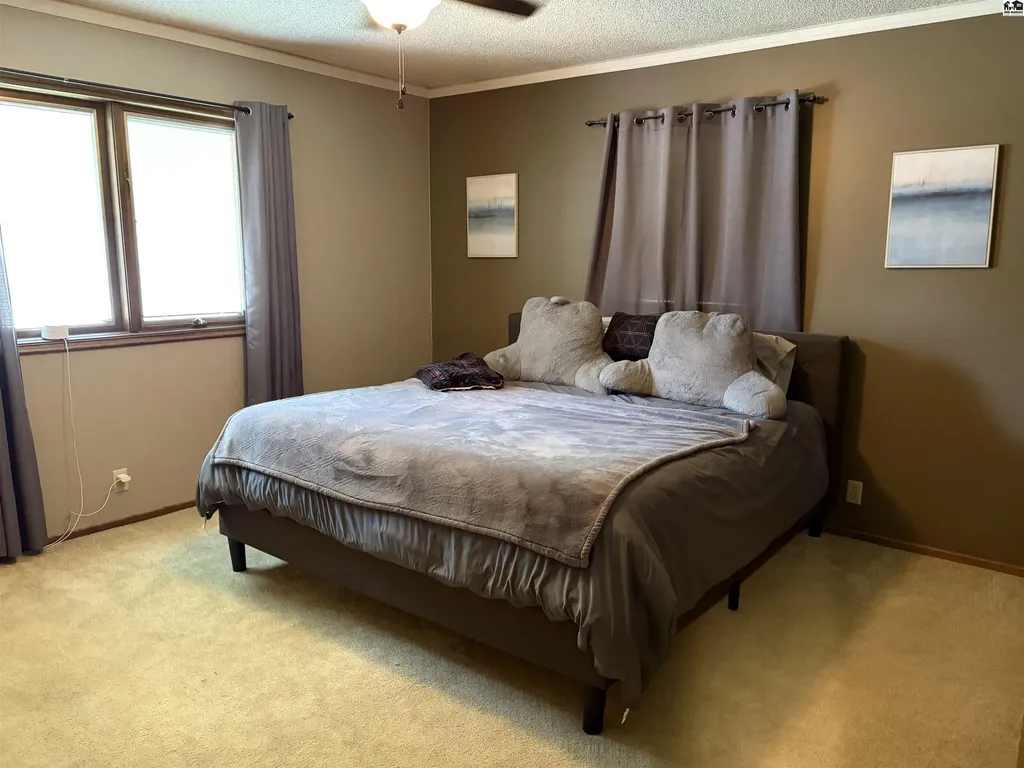 900 Old Farm Estates Hutchinson KS 67502