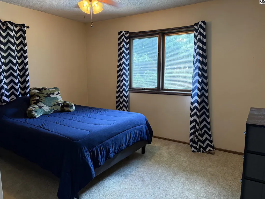 900 Old Farm Estates Hutchinson KS 67502