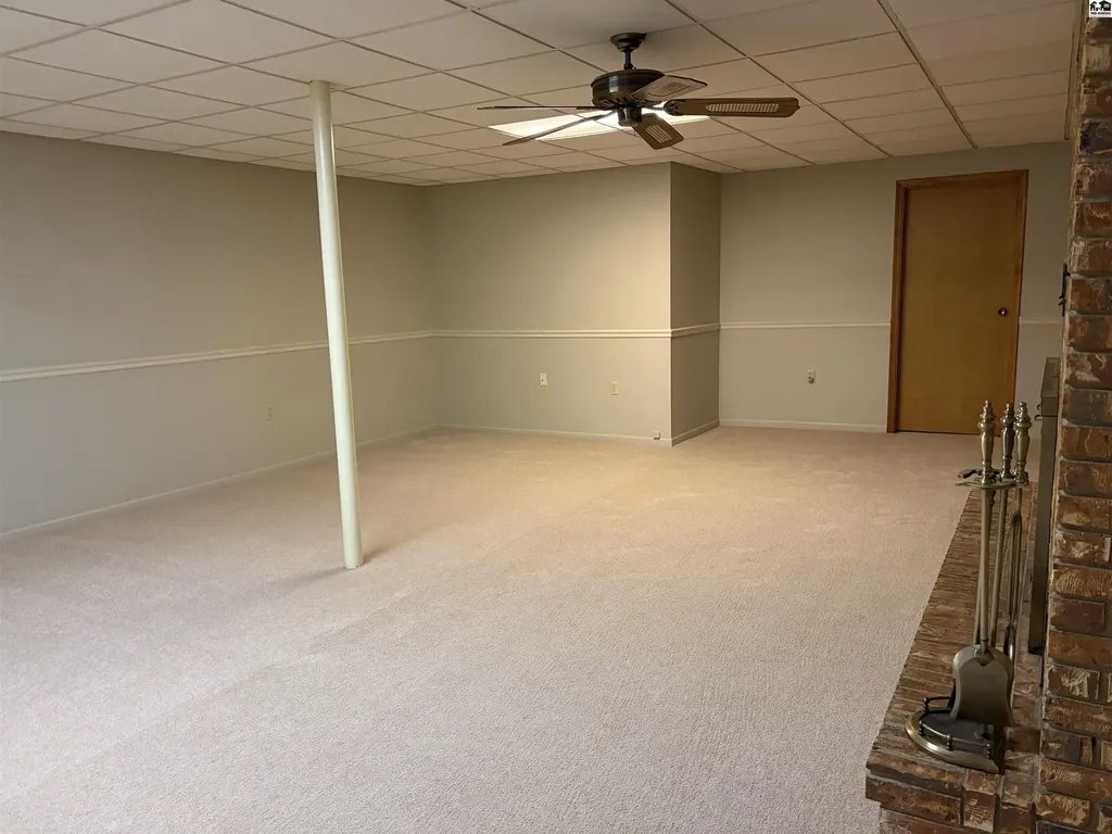 900 Old Farm Estates Hutchinson KS 67502