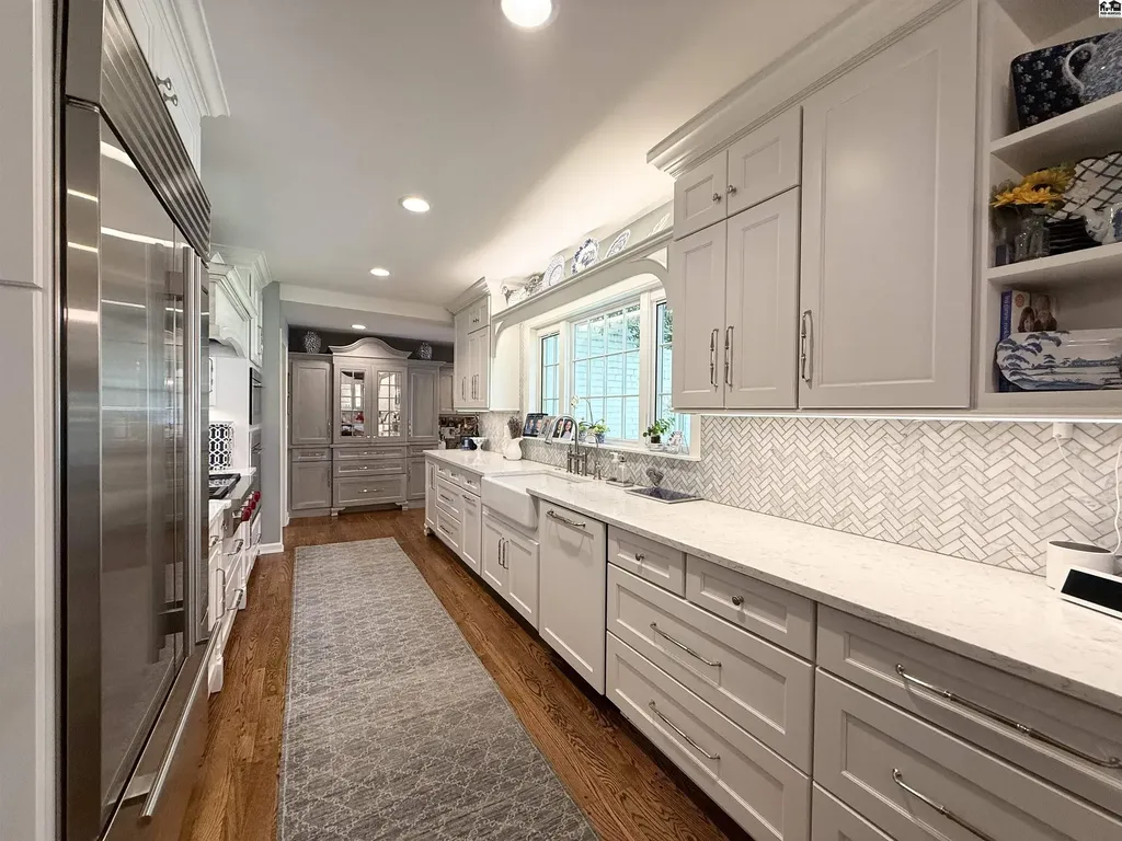 130 Hyde Park Drive Hutchinson KS 67502