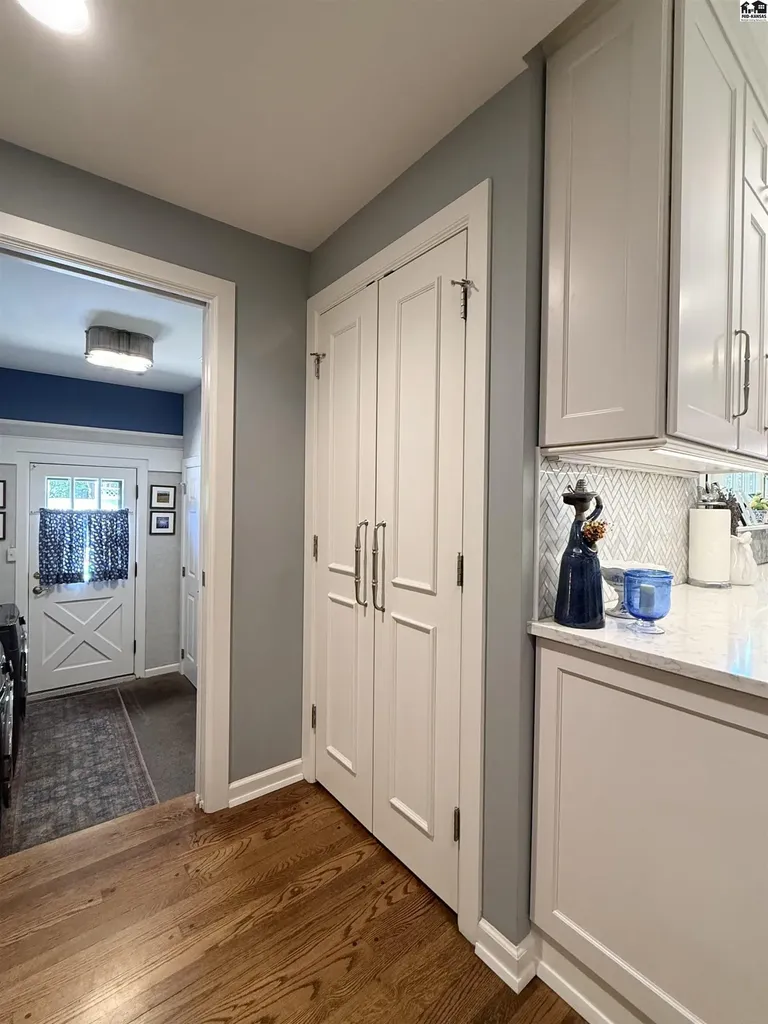 130 Hyde Park Drive Hutchinson KS 67502
