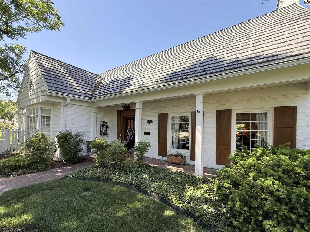 130 Hyde Park Drive Hutchinson KS 67502