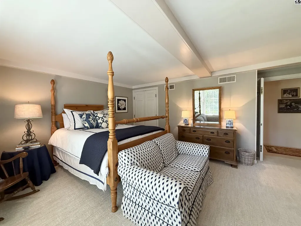 130 Hyde Park Drive Hutchinson KS 67502