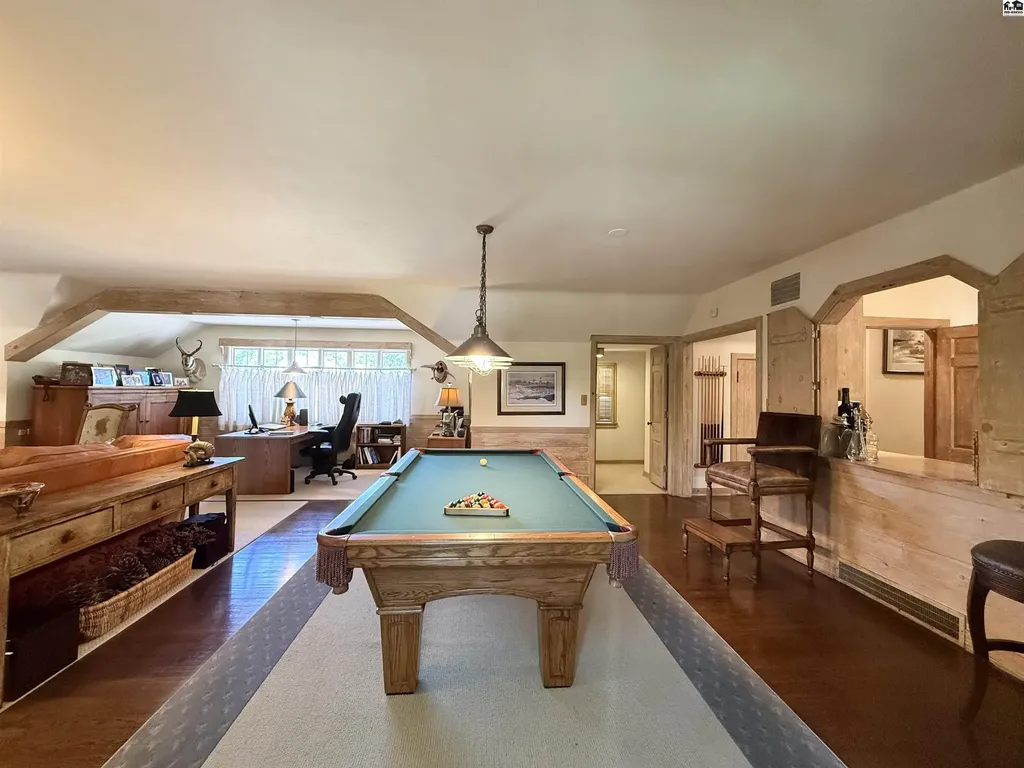 130 Hyde Park Drive Hutchinson KS 67502