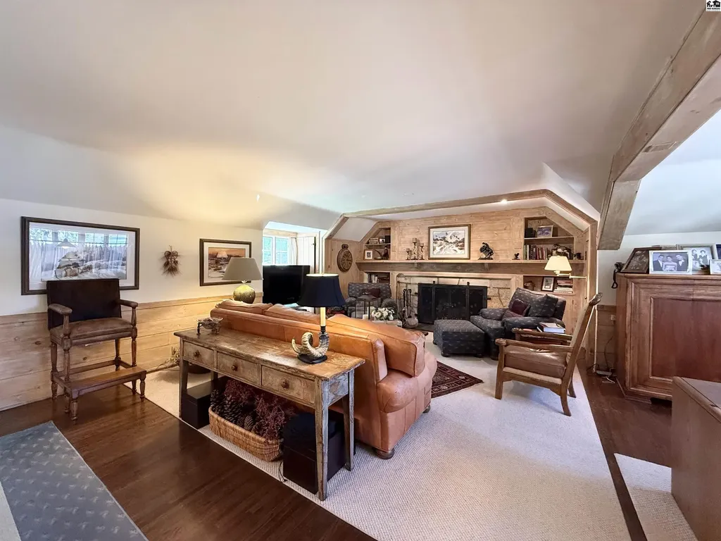 130 Hyde Park Drive Hutchinson KS 67502