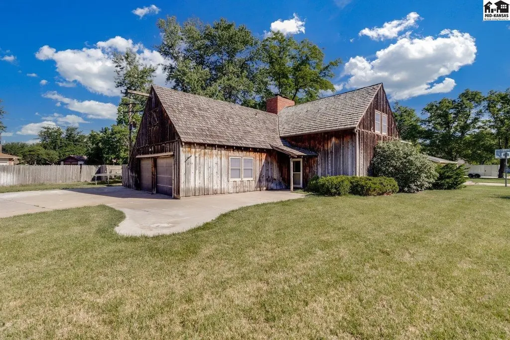 6 Windemere Court Hutchinson KS 67502-0000