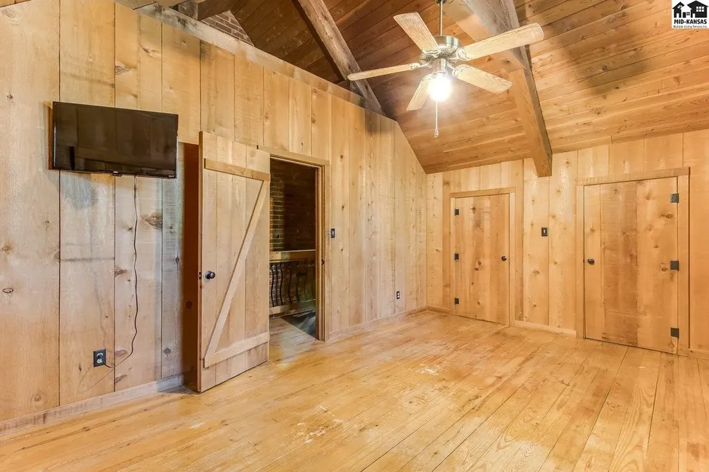 6 Windemere Court Hutchinson KS 67502-0000