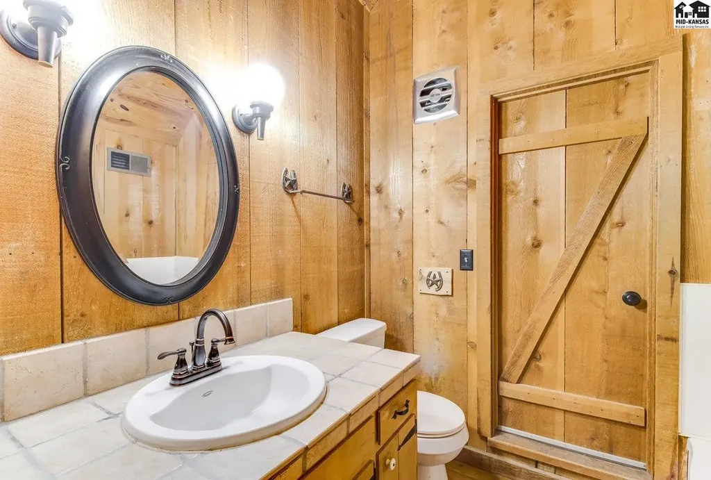 6 Windemere Court Hutchinson KS 67502-0000