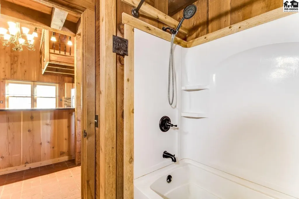 6 Windemere Court Hutchinson KS 67502-0000