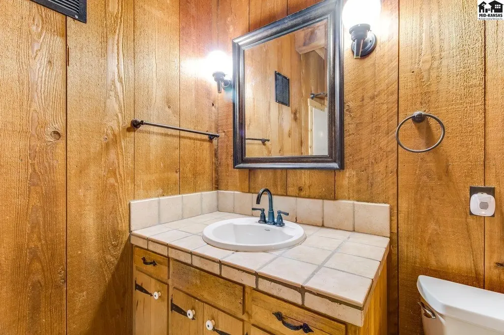 6 Windemere Court Hutchinson KS 67502-0000
