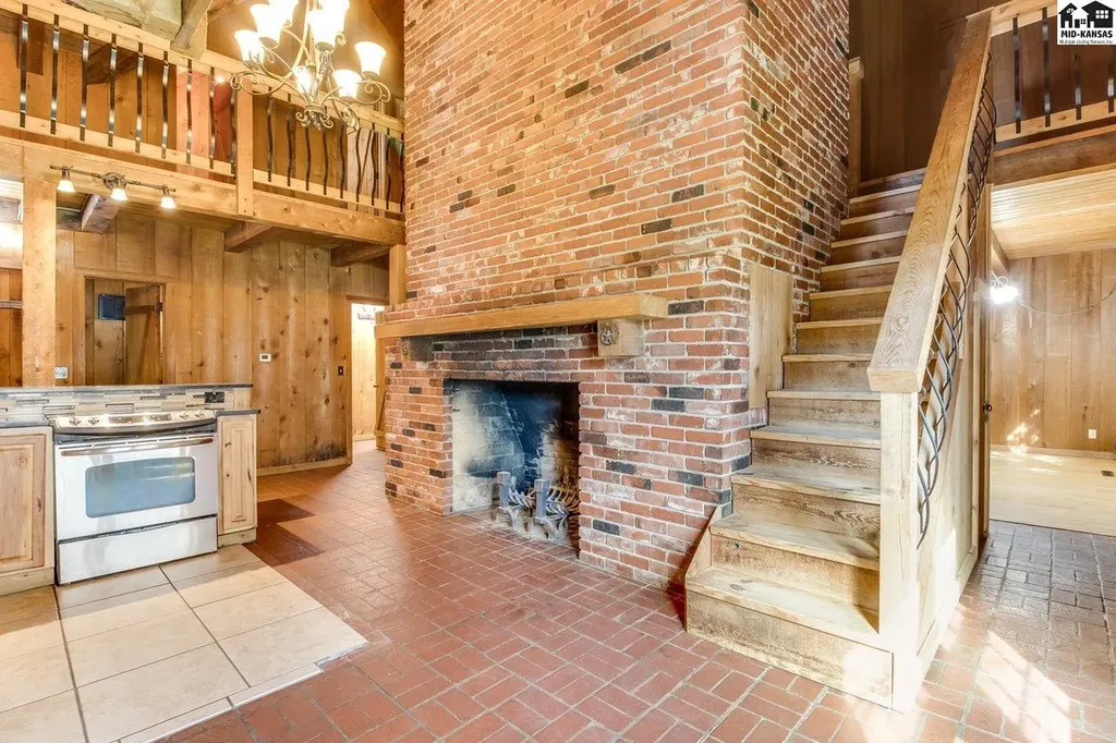 6 Windemere Court Hutchinson KS 67502-0000