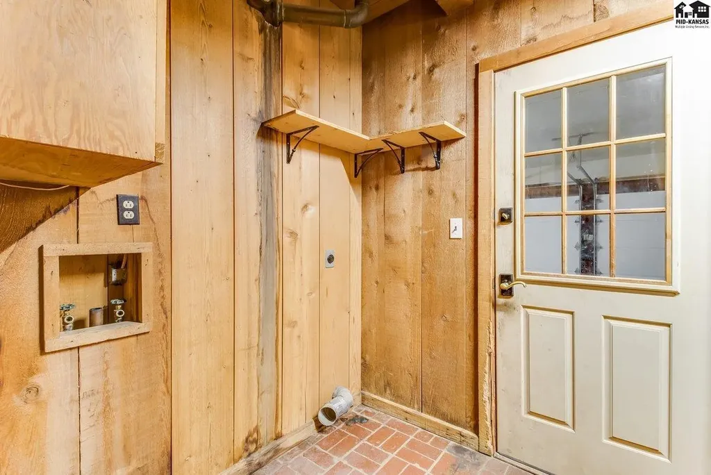 6 Windemere Court Hutchinson KS 67502-0000