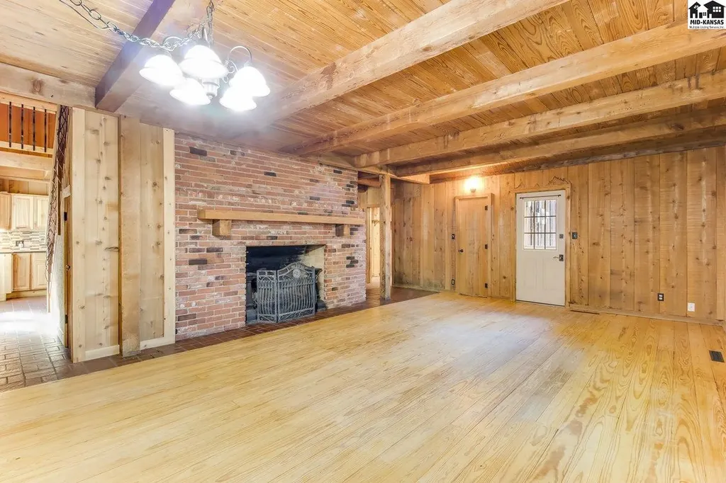 6 Windemere Court Hutchinson KS 67502-0000