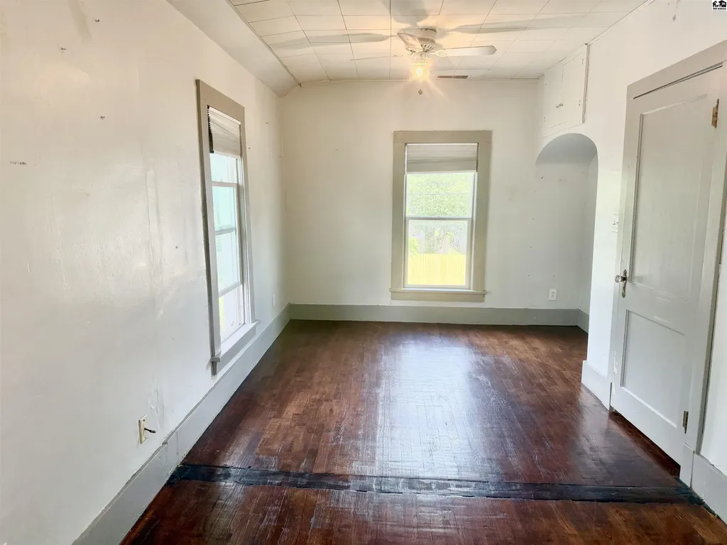 519 E Eliazabeth Street Mcpherson KS 67460