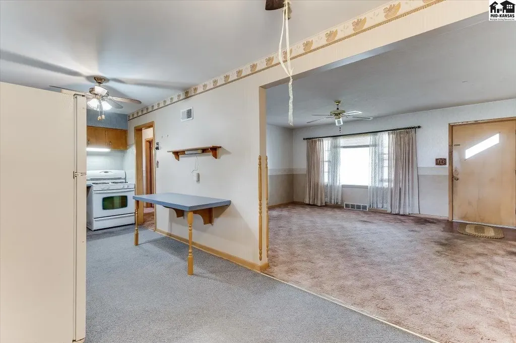 120 Norman Road Hutchinson KS 67502