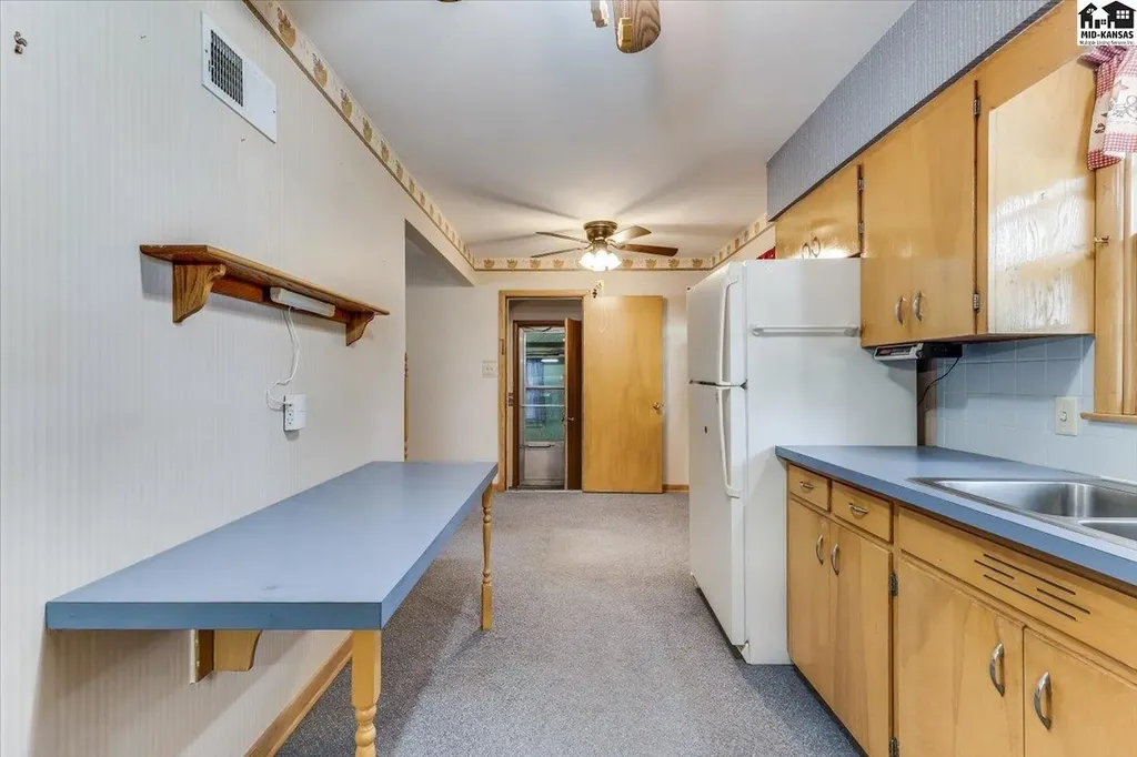 120 Norman Road Hutchinson KS 67502