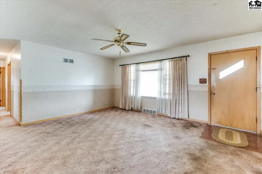 120 Norman Road Hutchinson KS 67502