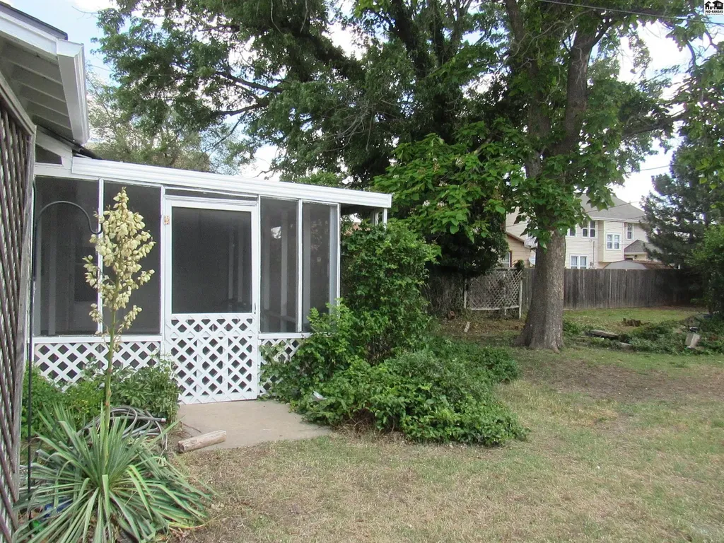 2610 N Washington Street Hutchinson KS 67502