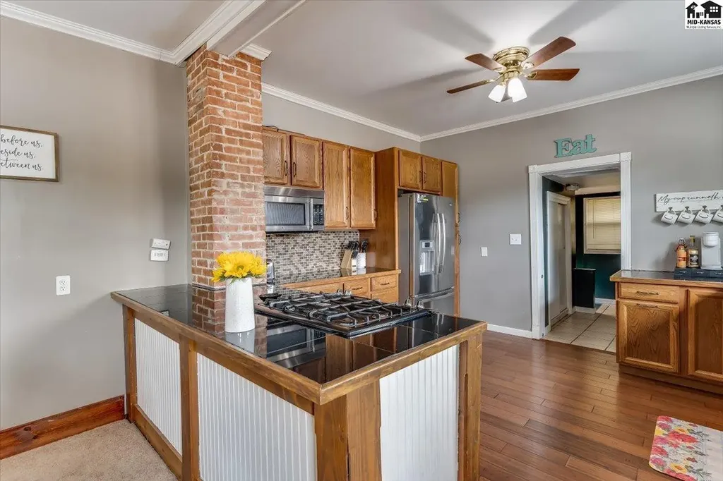 111 E 17th Avenue Hutchinson KS 67501