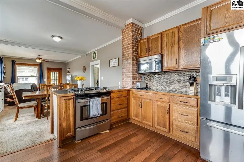 111 E 17th Avenue Hutchinson KS 67501