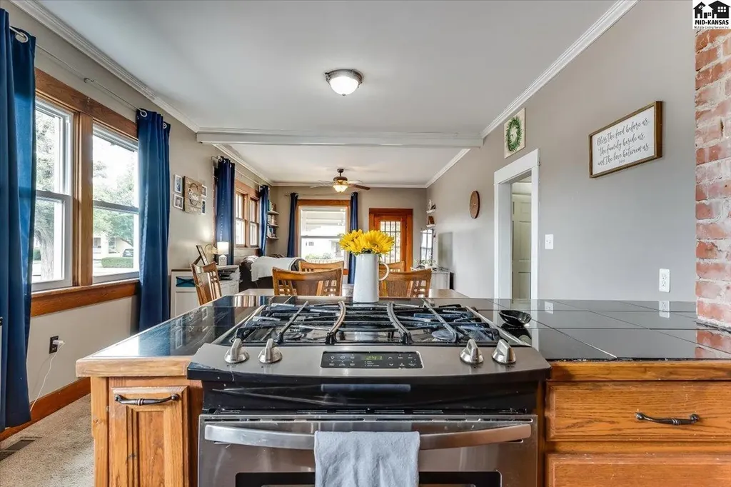 111 E 17th Avenue Hutchinson KS 67501