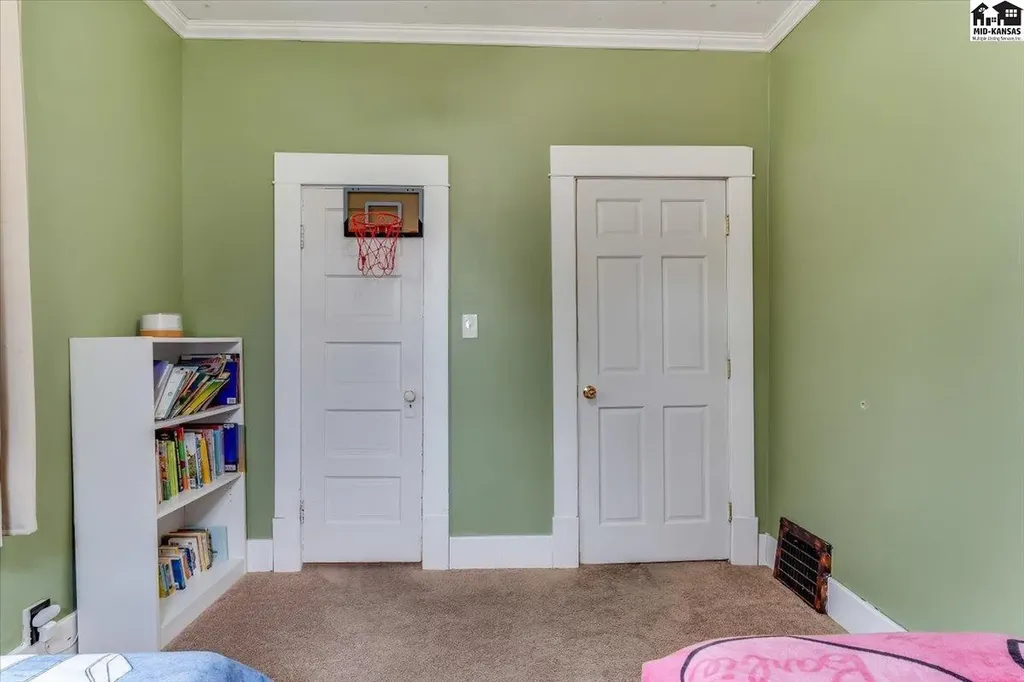 111 E 17th Avenue Hutchinson KS 67501