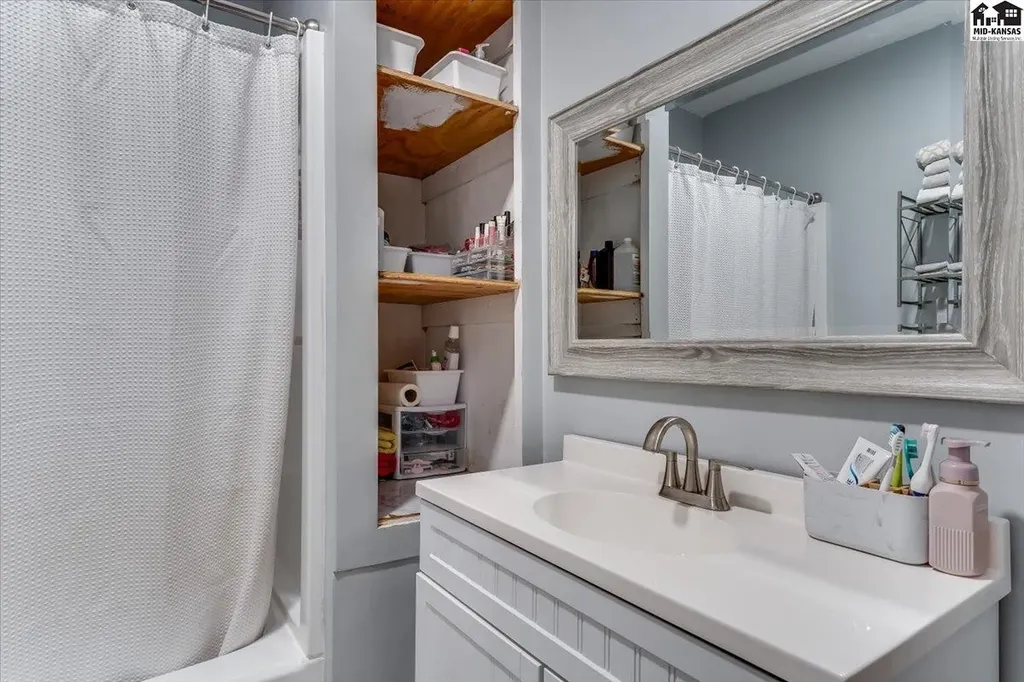111 E 17th Avenue Hutchinson KS 67501