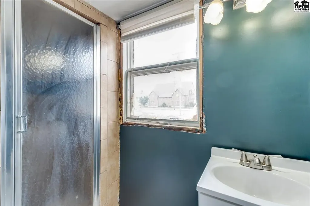 111 E 17th Avenue Hutchinson KS 67501