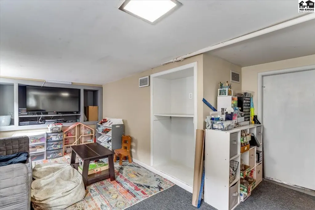 111 E 17th Avenue Hutchinson KS 67501