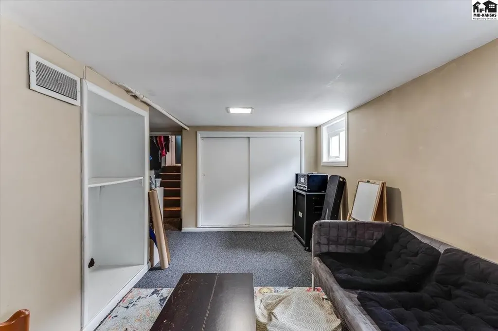 111 E 17th Avenue Hutchinson KS 67501