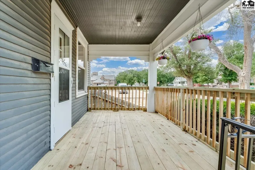 111 E 17th Avenue Hutchinson KS 67501