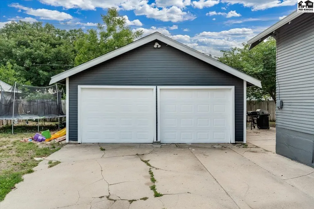111 E 17th Avenue Hutchinson KS 67501