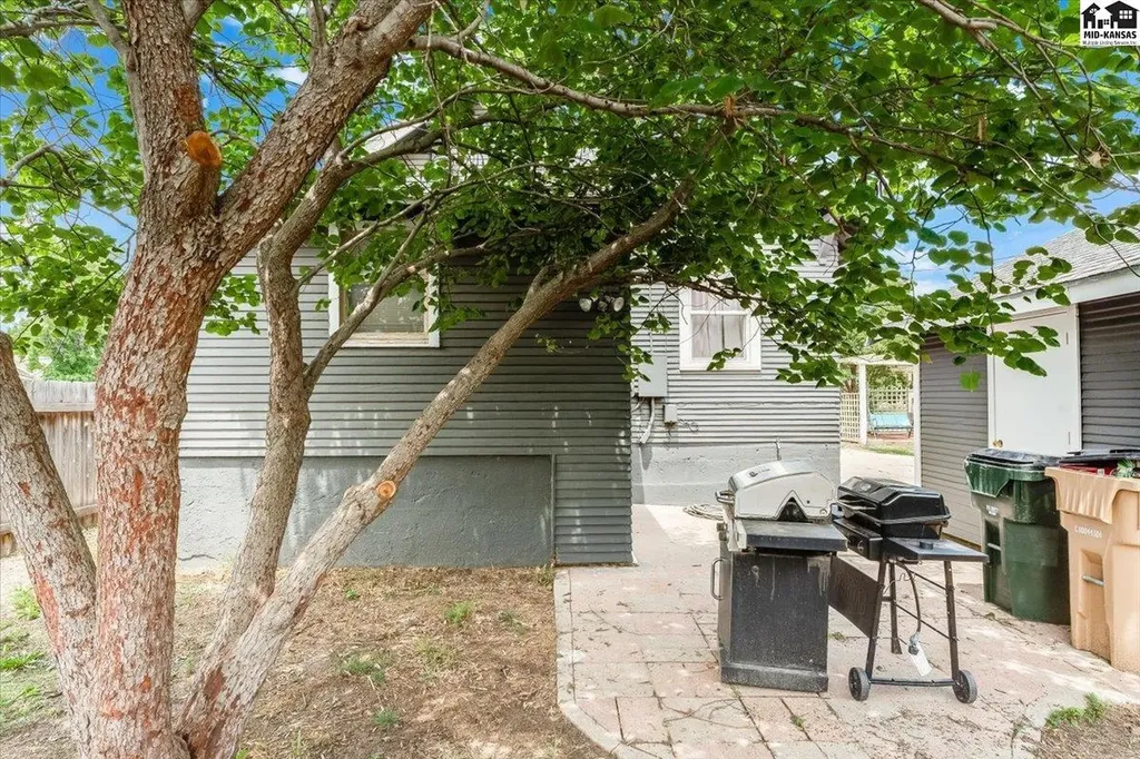 111 E 17th Avenue Hutchinson KS 67501