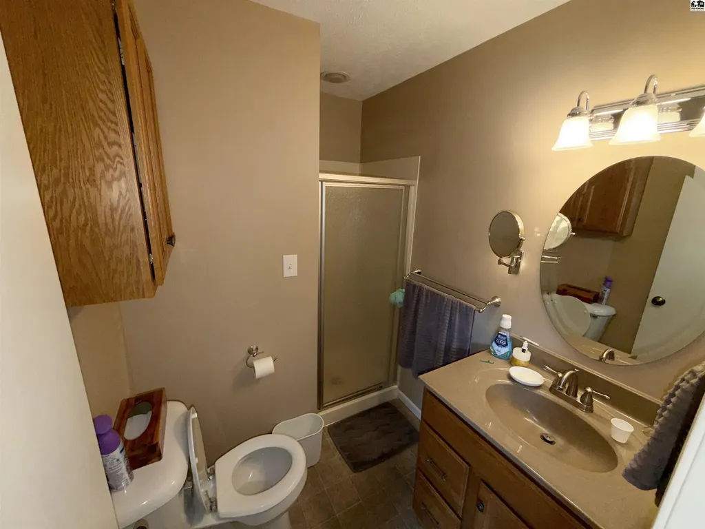 1008 Texas Court Hutchinson KS 67502