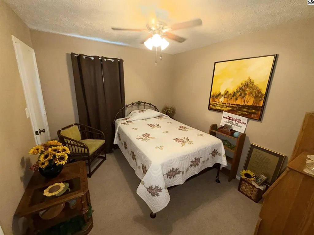 1008 Texas Court Hutchinson KS 67502