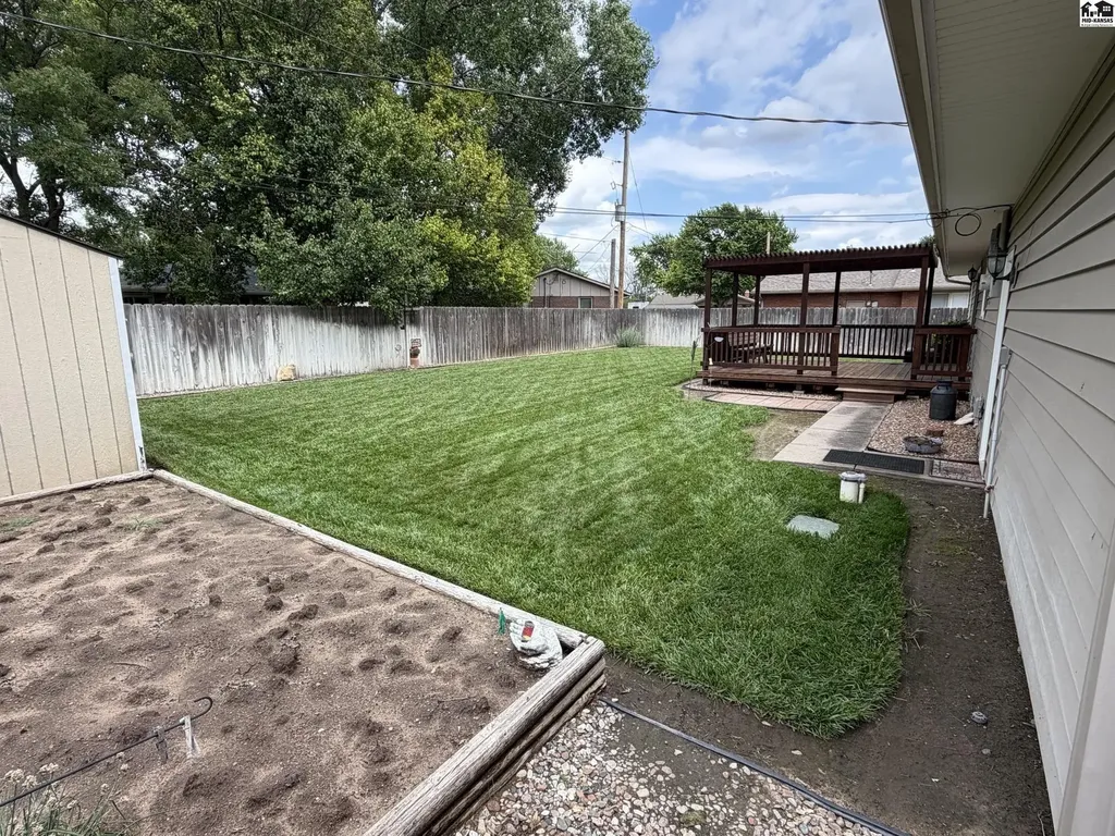 1008 Texas Court Hutchinson KS 67502