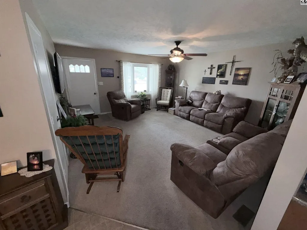 1008 Texas Court Hutchinson KS 67502