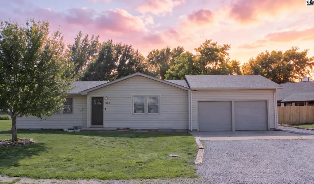 201 N Pratt Mount Hope KS 67108