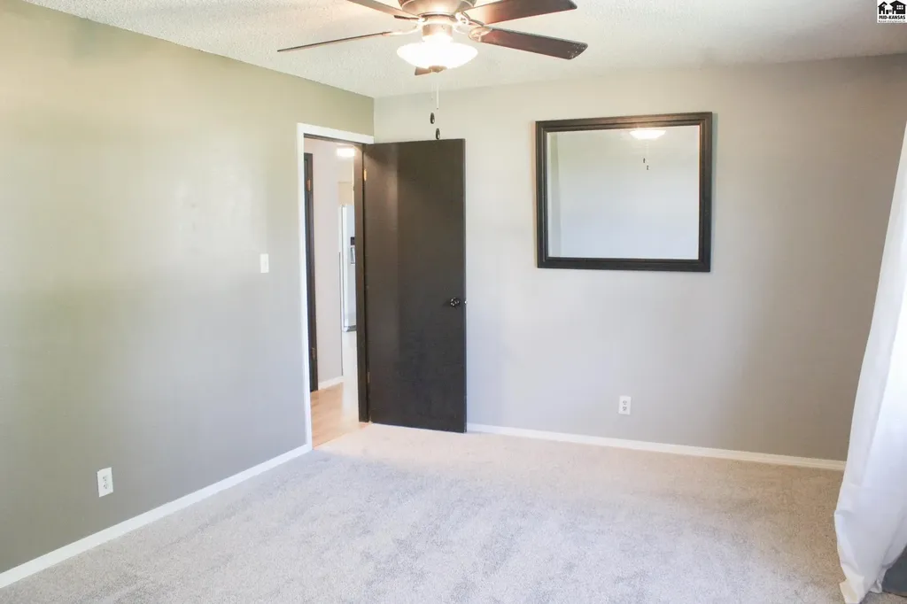 201 N Pratt Mount Hope KS 67108