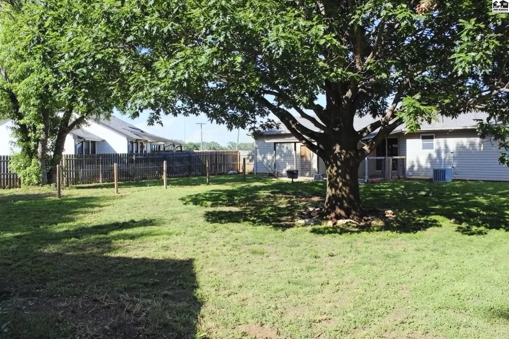 201 N Pratt Mount Hope KS 67108