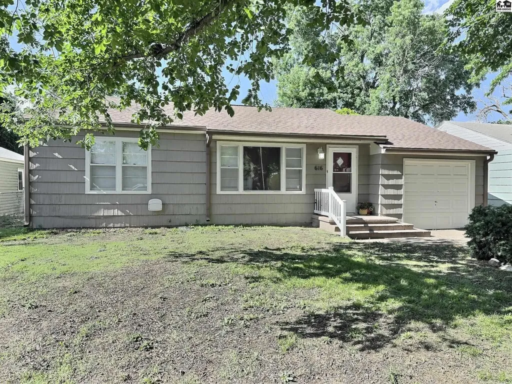 616 W 19th Avenue Hutchinson KS 67502