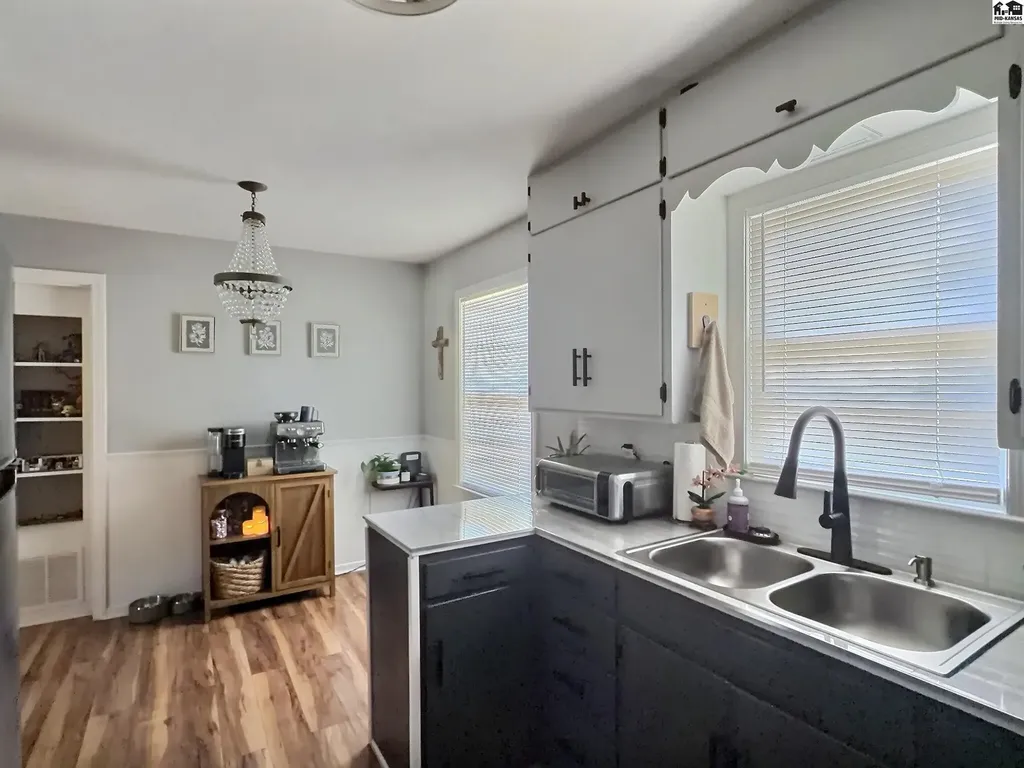 616 W 19th Avenue Hutchinson KS 67502