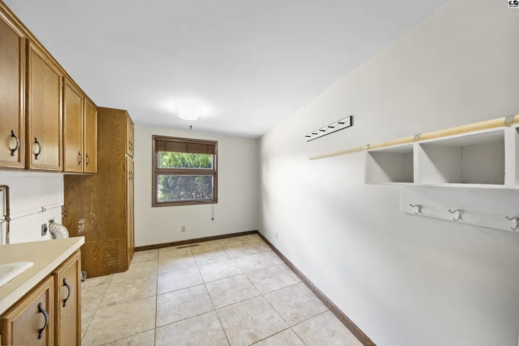 5 Juanita Street South Hutchinson KS 67505