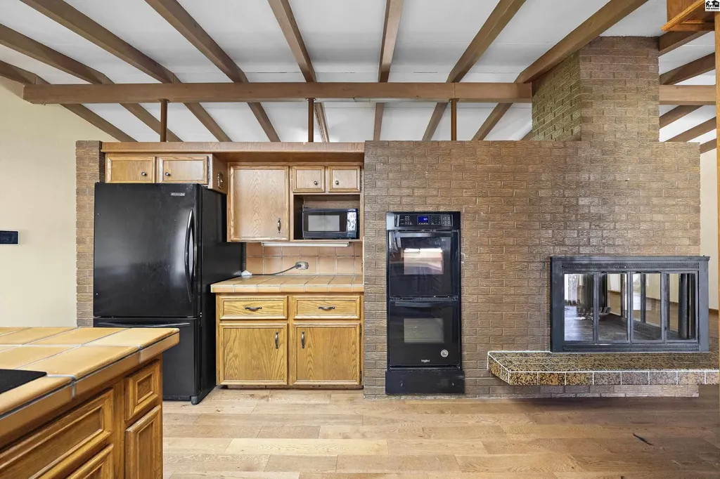 5 Juanita Street South Hutchinson KS 67505