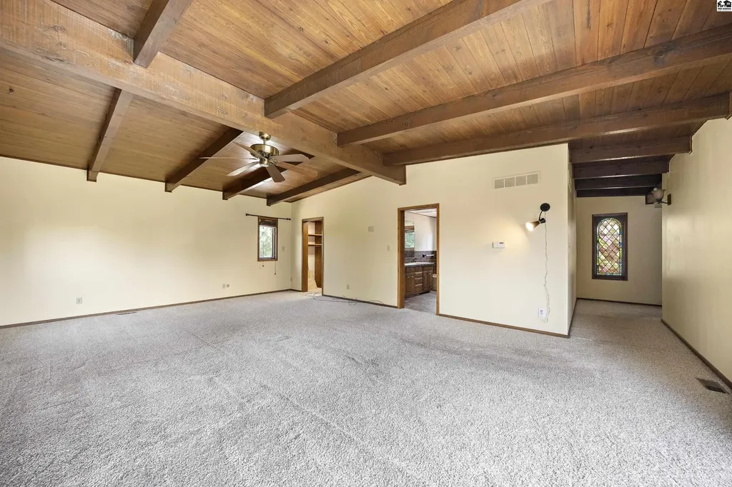 5 Juanita Street South Hutchinson KS 67505