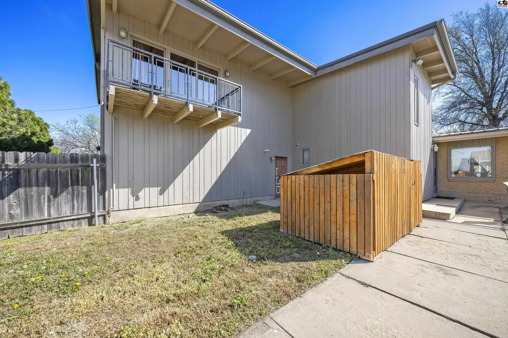 5 Juanita Street South Hutchinson KS 67505
