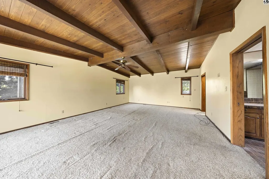 5 Juanita Street South Hutchinson KS 67505
